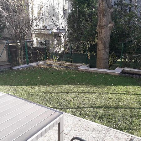 Cosy Flat In The Quiet Area With Own Garden, Free Parking And Direct Public Transport Link To The Centre Apartamento Viena Exterior foto